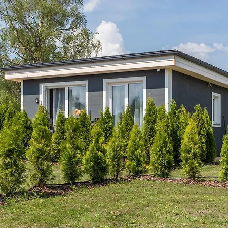 Family Garden House With Free Private Parking, Playground, Bbq And Aircond *