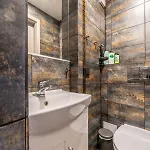 Semesterbostad Family Garden House With Free Private Parking & Playground