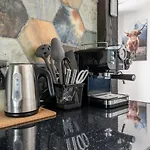 Family Garden House With Free Private Parking & Playground *