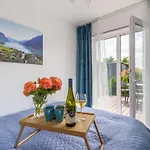 Semesterbostad Family Garden House With Free Private Parking & Playground Riga