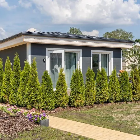 Family Garden House With Free Private Parking & Playground Brīvdienu mājas *