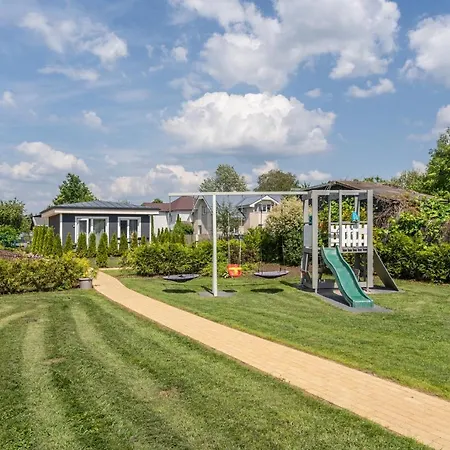 Holiday home Family Garden House With Free Private Parking & Playground Riga