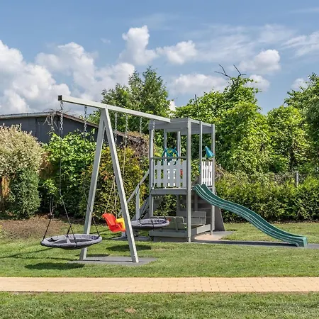 Family Garden House With Free Private Parking & Playground Riga
