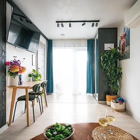 Family Garden House With Outdoor Jacuzzi, Free Parking, Playground, Bbq And Ac