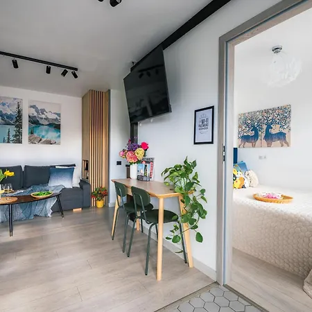 Family Garden House With Outdoor Jacuzzi, Free Parking, Playground, Bbq And Ac Holiday home