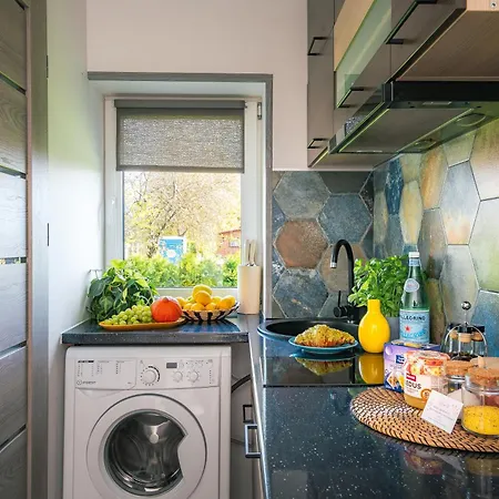 Holiday home Family Garden House With Outdoor Jacuzzi, Free Parking, Playground, Bbq And Ac Riga