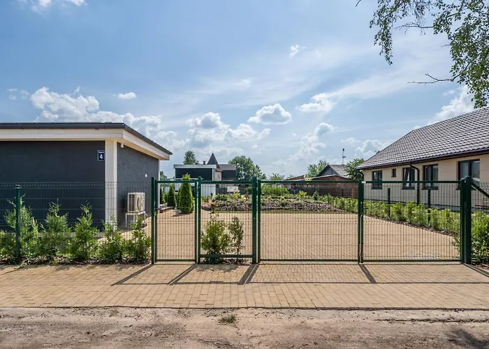 Holiday home Family Garden House With Free Private Parking & Playground