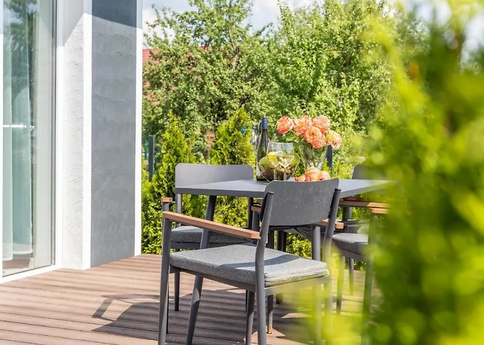 Family Garden House With Free Private Parking & Playground Сasa de vacaciones Riga