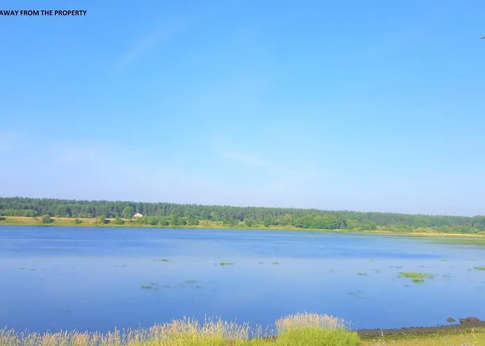 Family Garden House With Free Private Parking & Playground *