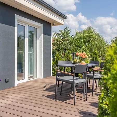 Family Garden House With Free Private Parking & Playground Ferienhaus Riga