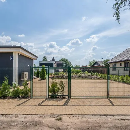 Ferienhaus Family Garden House With Free Private Parking & Playground